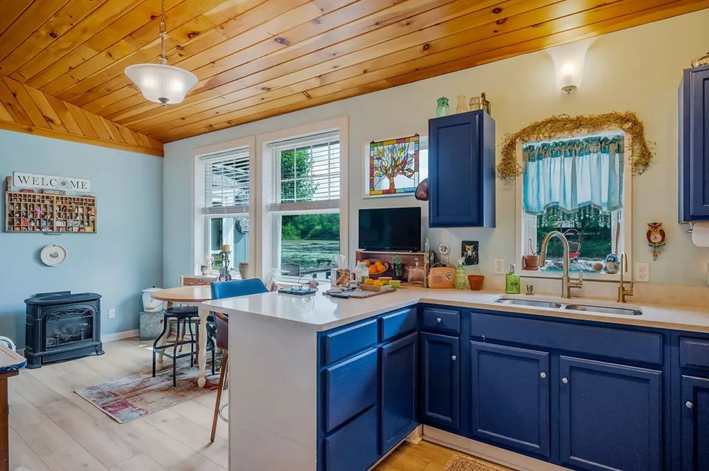 179 Holiday Lane Sparta TN 38583