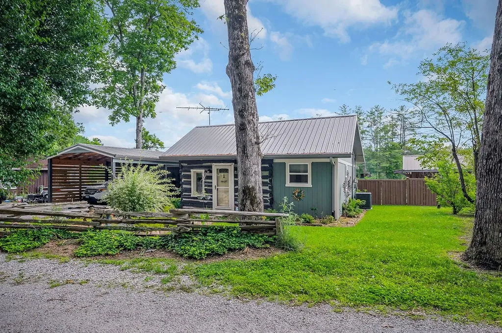 179 Holiday Lane Sparta TN 38583