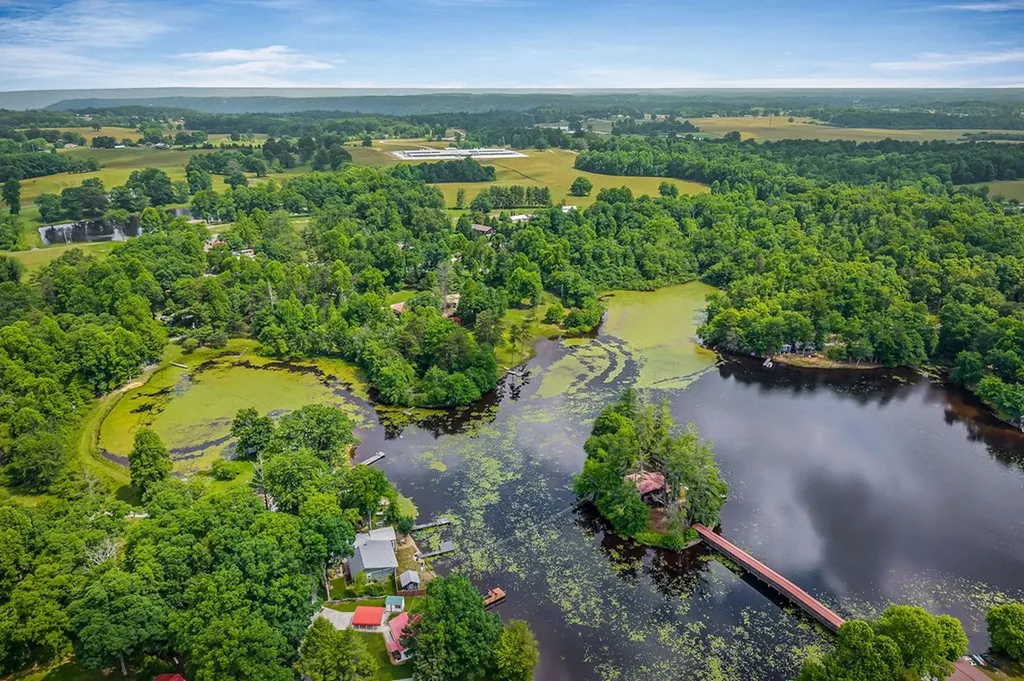 179 Holiday Lane Sparta TN 38583