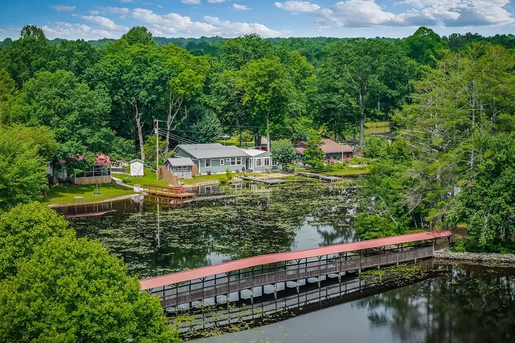 179 Holiday Lane Sparta TN 38583