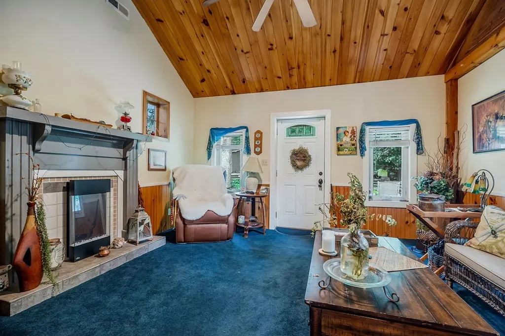 179 Holiday Lane Sparta TN 38583