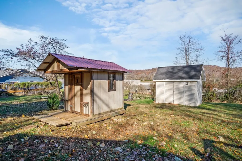 816 Peach Drive Livingston TN 38570