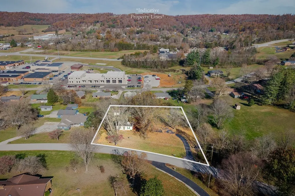 816 Peach Drive Livingston TN 38570