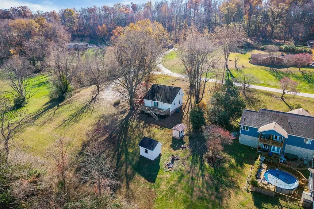 816 Peach Drive Livingston TN 38570