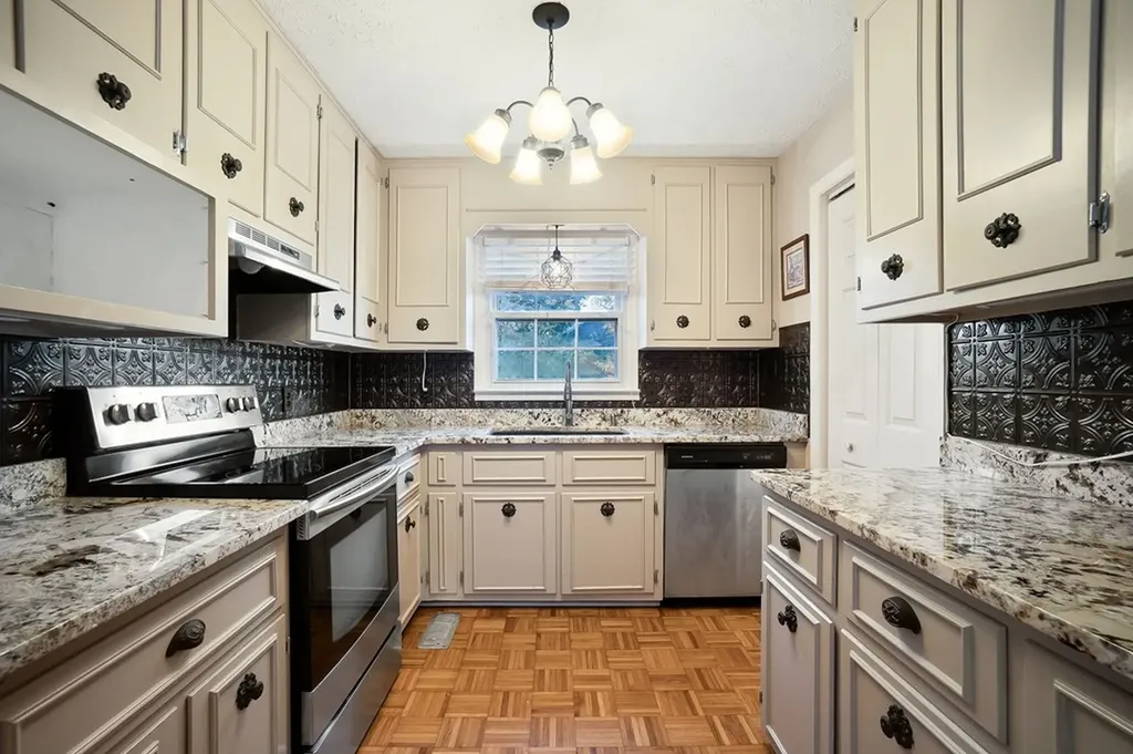 816 Peach Drive Livingston TN 38570