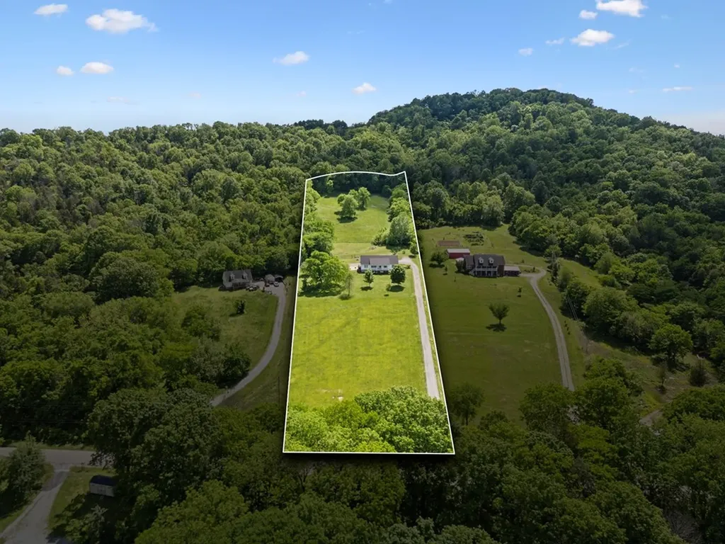 121 Lock Seven Lane Carthage TN 37030