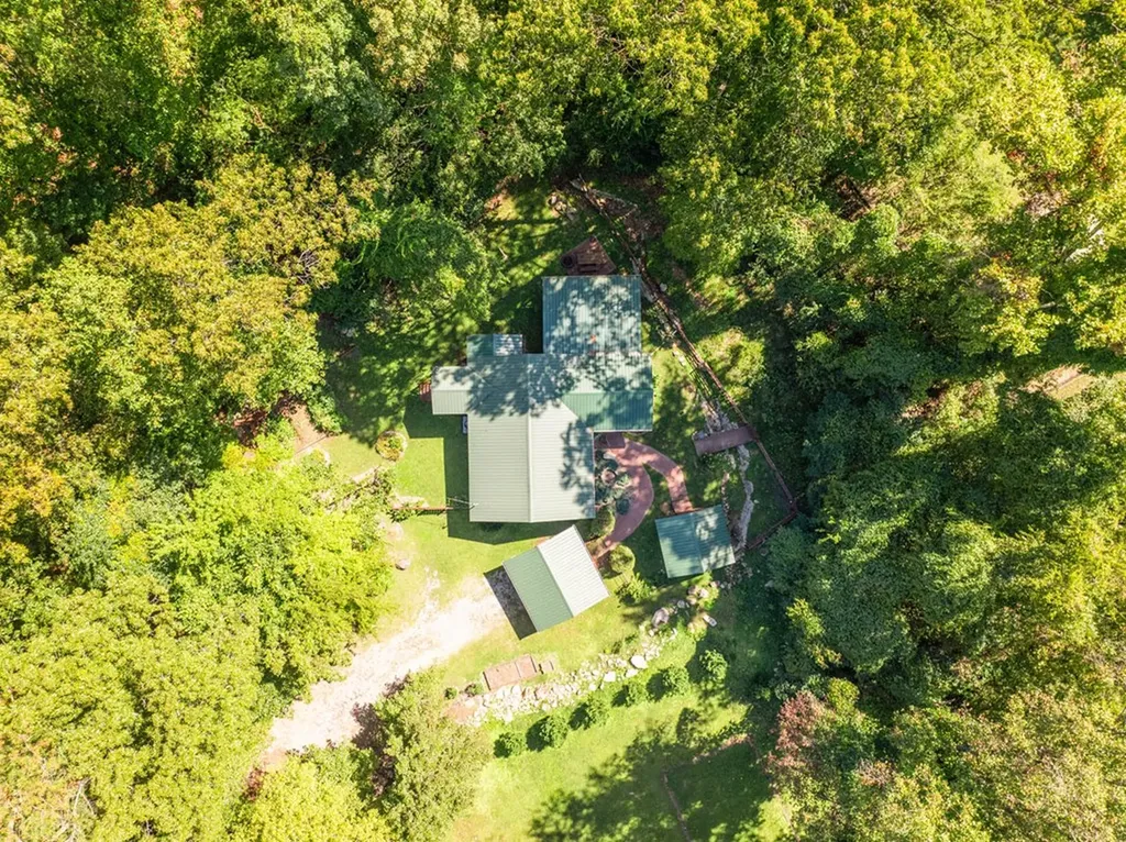 131 Longmire Road Rockwood TN 37854