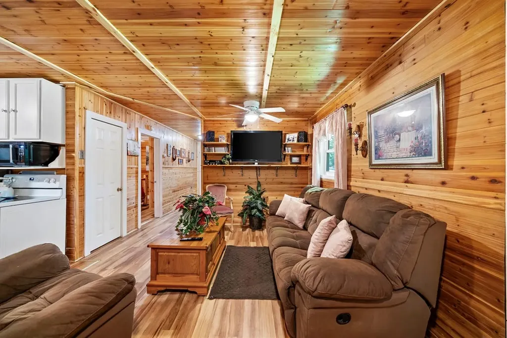 131 Longmire Road Rockwood TN 37854