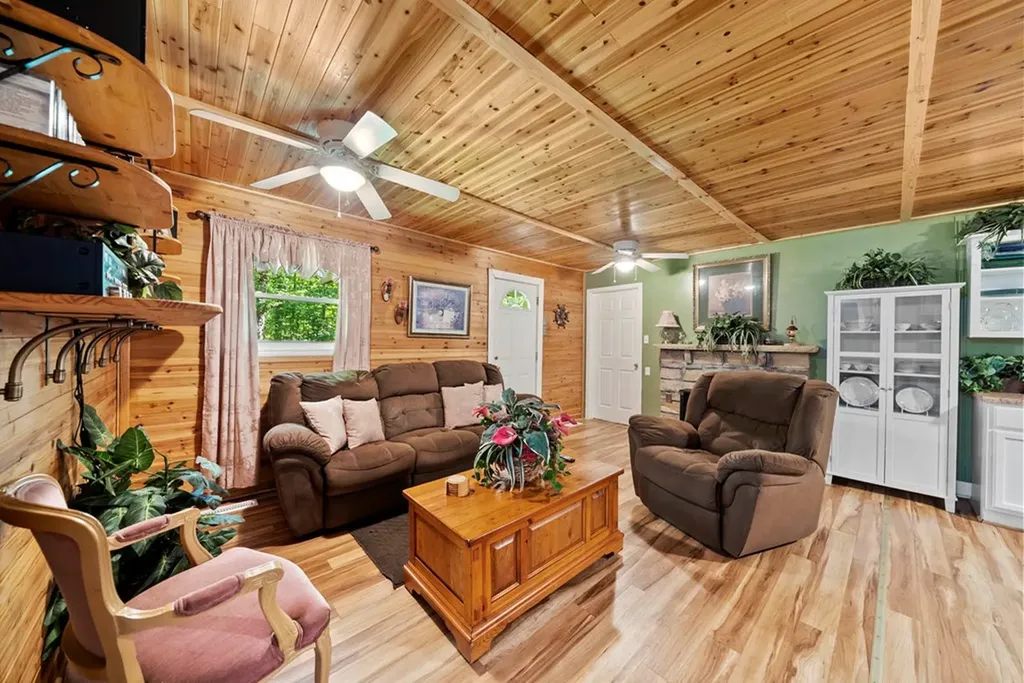 131 Longmire Road Rockwood TN 37854