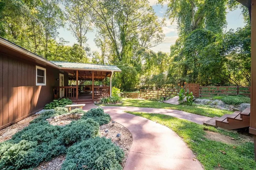 131 Longmire Road Rockwood TN 37854