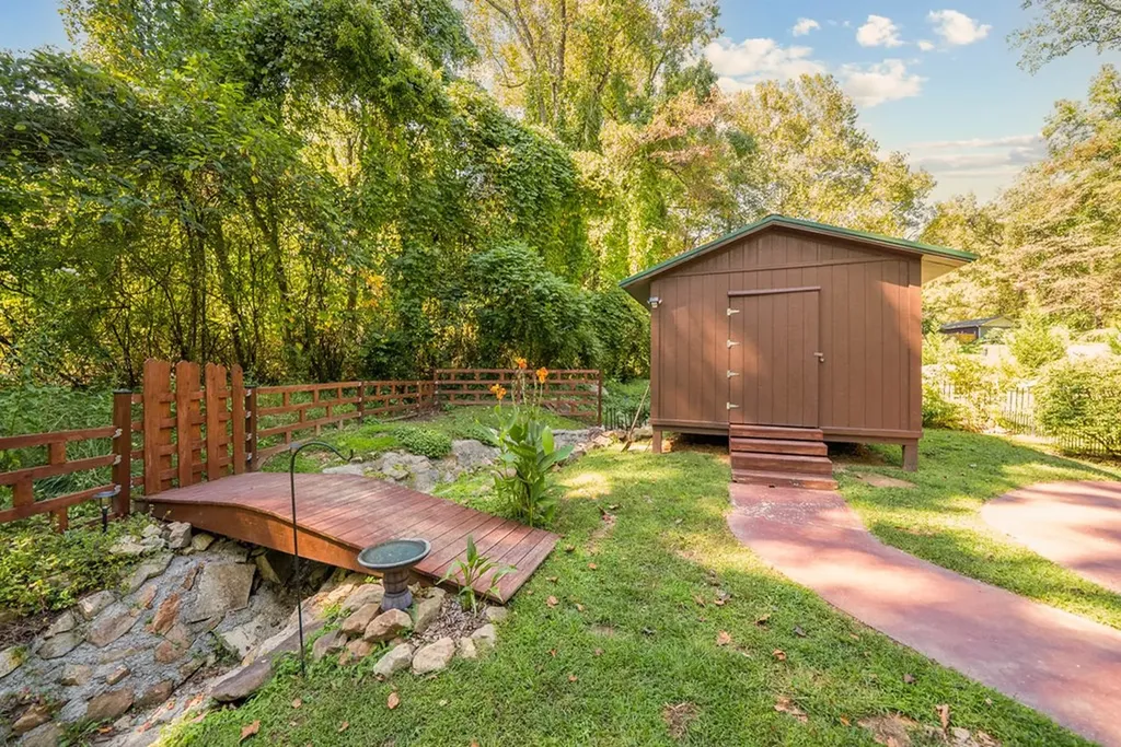 131 Longmire Road Rockwood TN 37854