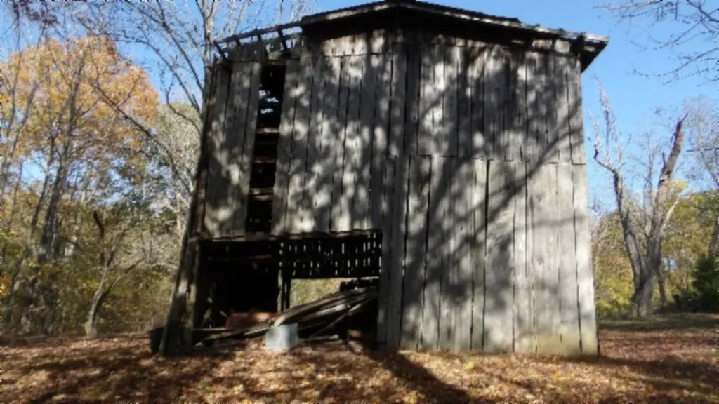 8.60AC Moss Arcot Road Celina TN 38551