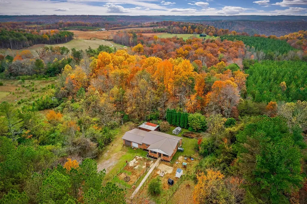 345 Jw Farris Drive Sparta TN 38583