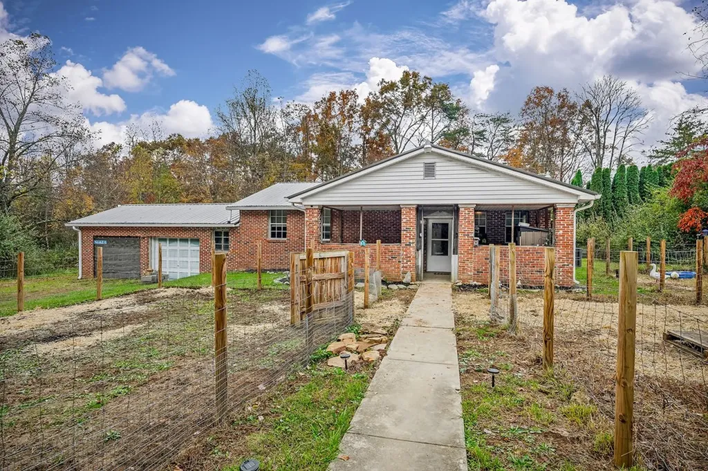 345 Jw Farris Drive Sparta TN 38583