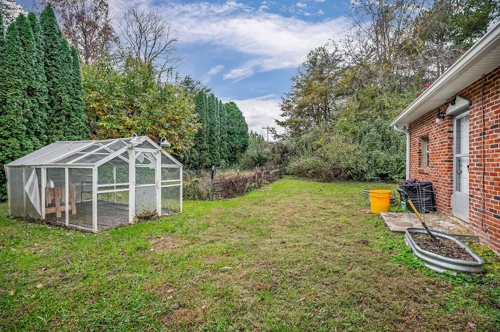 345 Jw Farris Drive Sparta TN 38583