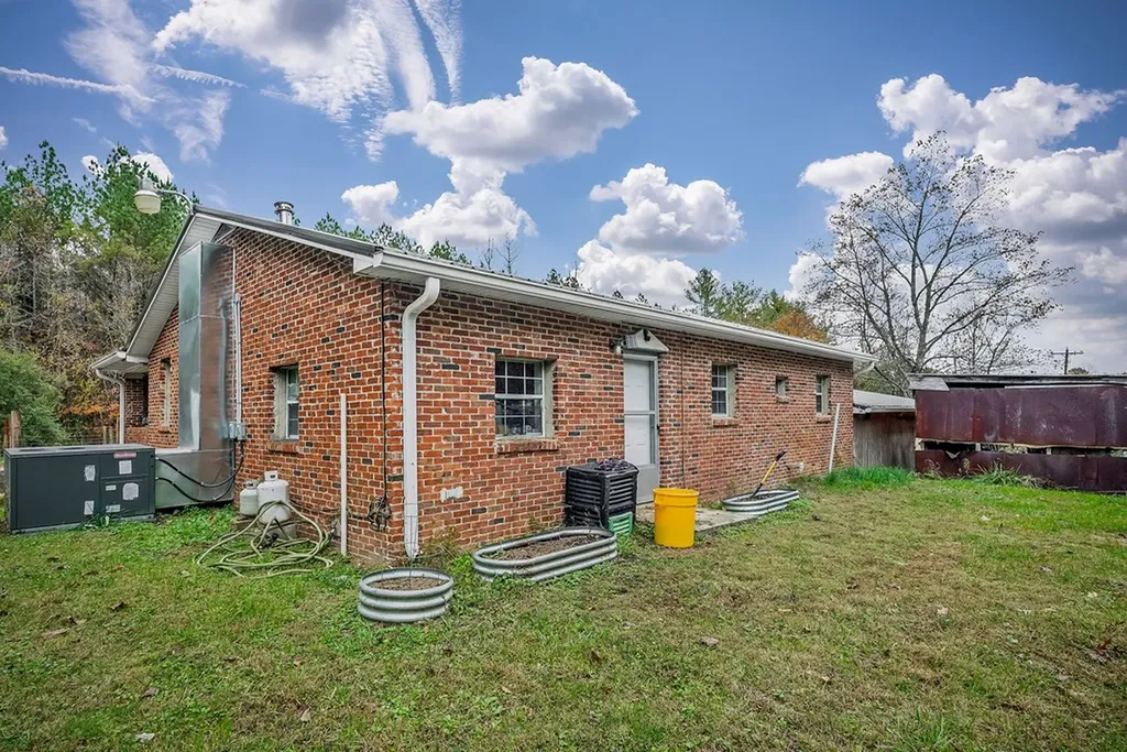 345 Jw Farris Drive Sparta TN 38583