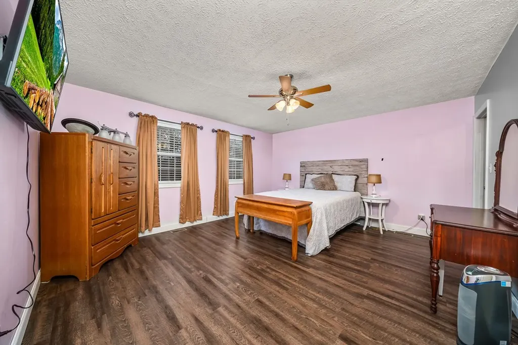 19 Honeysuckle Road Pikeville TN 37367