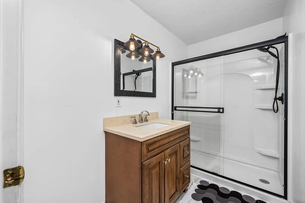 19 Honeysuckle Road Pikeville TN 37367