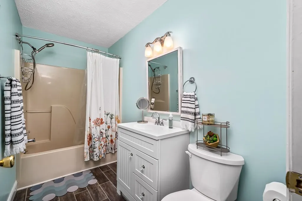 19 Honeysuckle Road Pikeville TN 37367