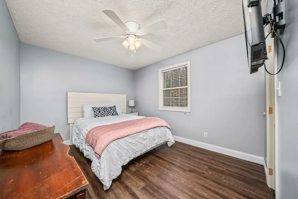 19 Honeysuckle Road Pikeville TN 37367