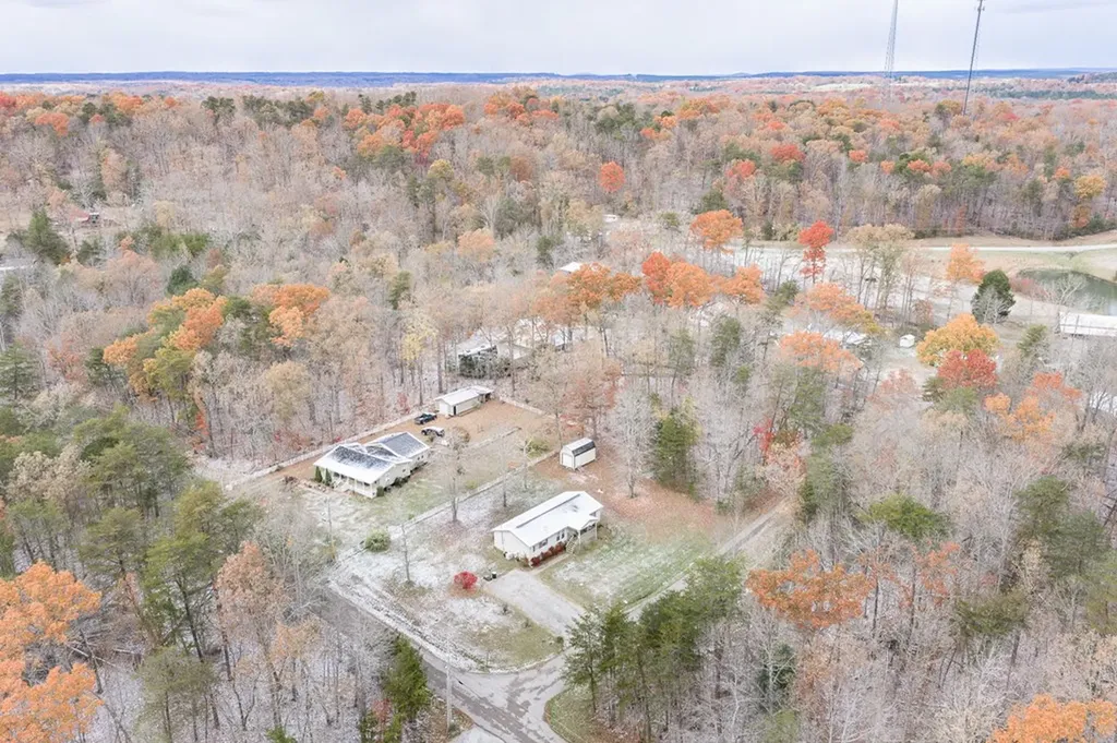 19 Honeysuckle Road Pikeville TN 37367