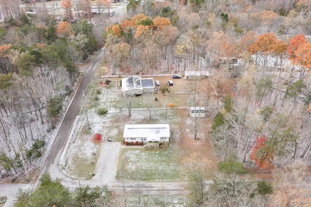 19 Honeysuckle Road Pikeville TN 37367