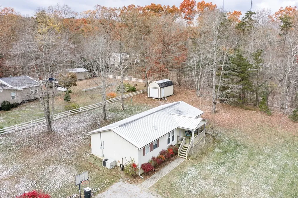 19 Honeysuckle Road Pikeville TN 37367