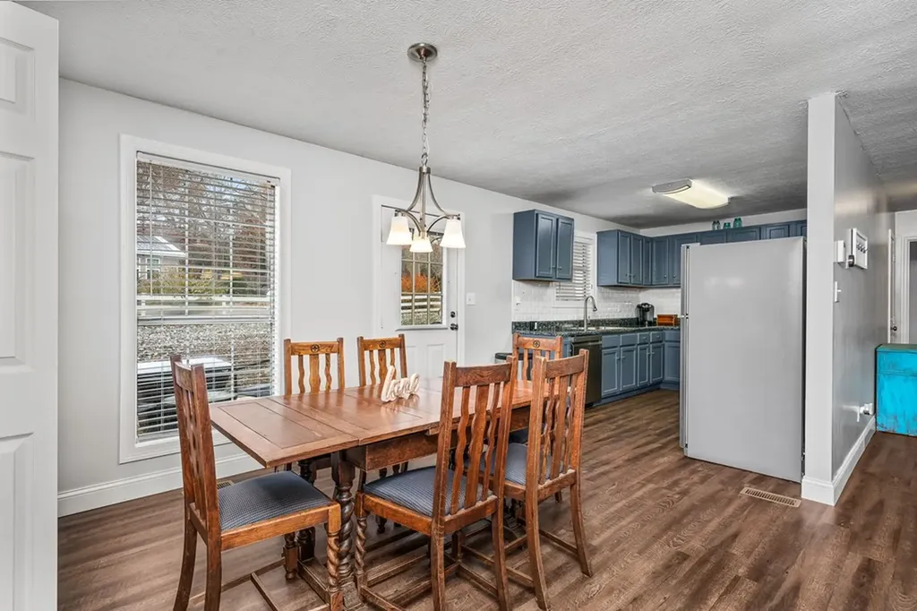 19 Honeysuckle Road Pikeville TN 37367