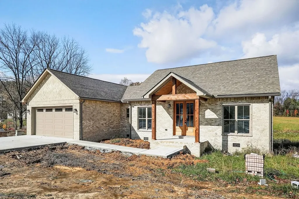 136 E Mccormick Road Livingston TN 38570