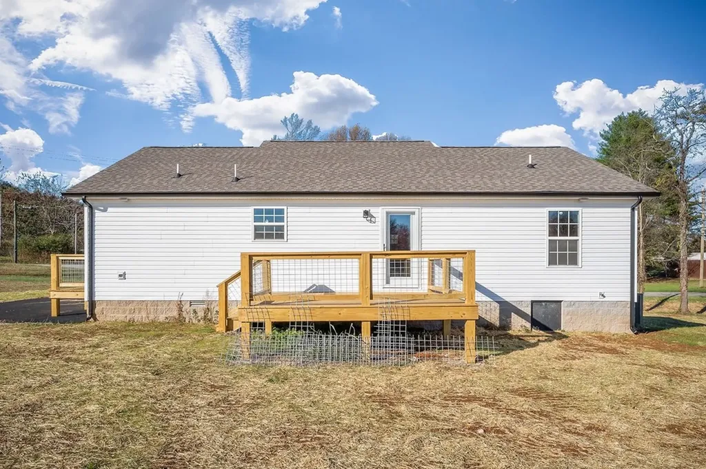 110 Armstrong Road Doyle TN 38559