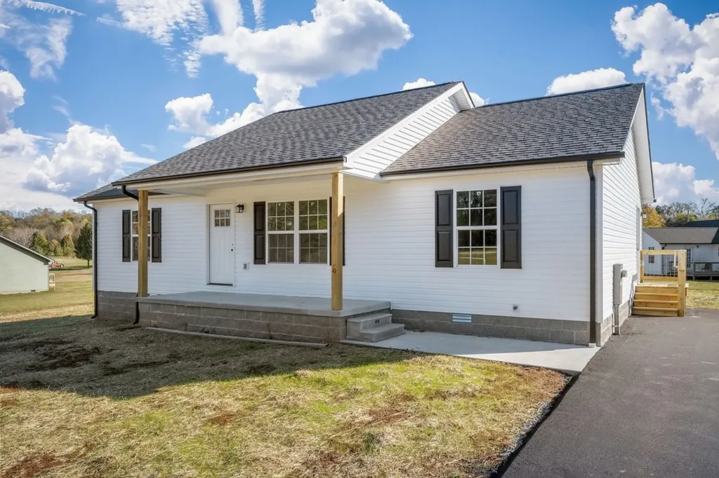 110 Armstrong Road Doyle TN 38559