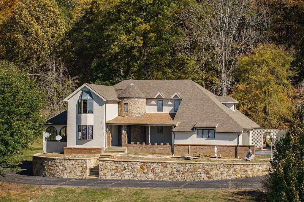 3300 Roberts Matthews Highway Sparta TN 38583