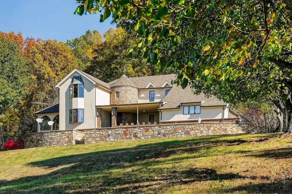 3300 Roberts Matthews Highway Sparta TN 38583