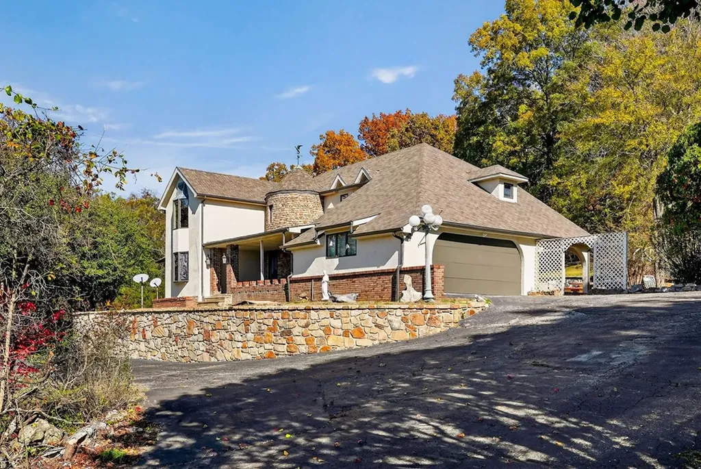 3300 Roberts Matthews Highway Sparta TN 38583