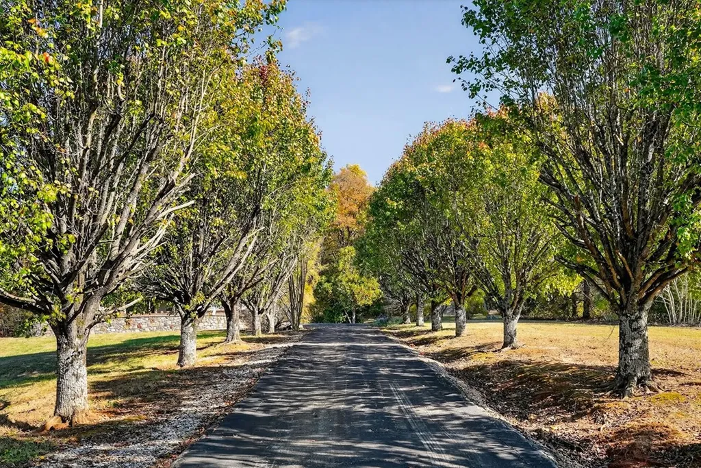 3300 Roberts Matthews Highway Sparta TN 38583