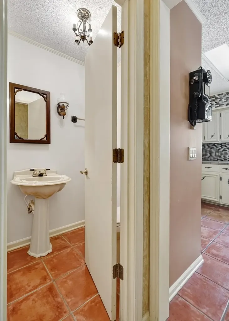 3300 Roberts Matthews Highway Sparta TN 38583