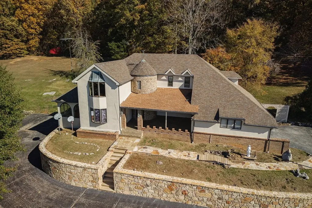 3300 Roberts Matthews Highway Sparta TN 38583