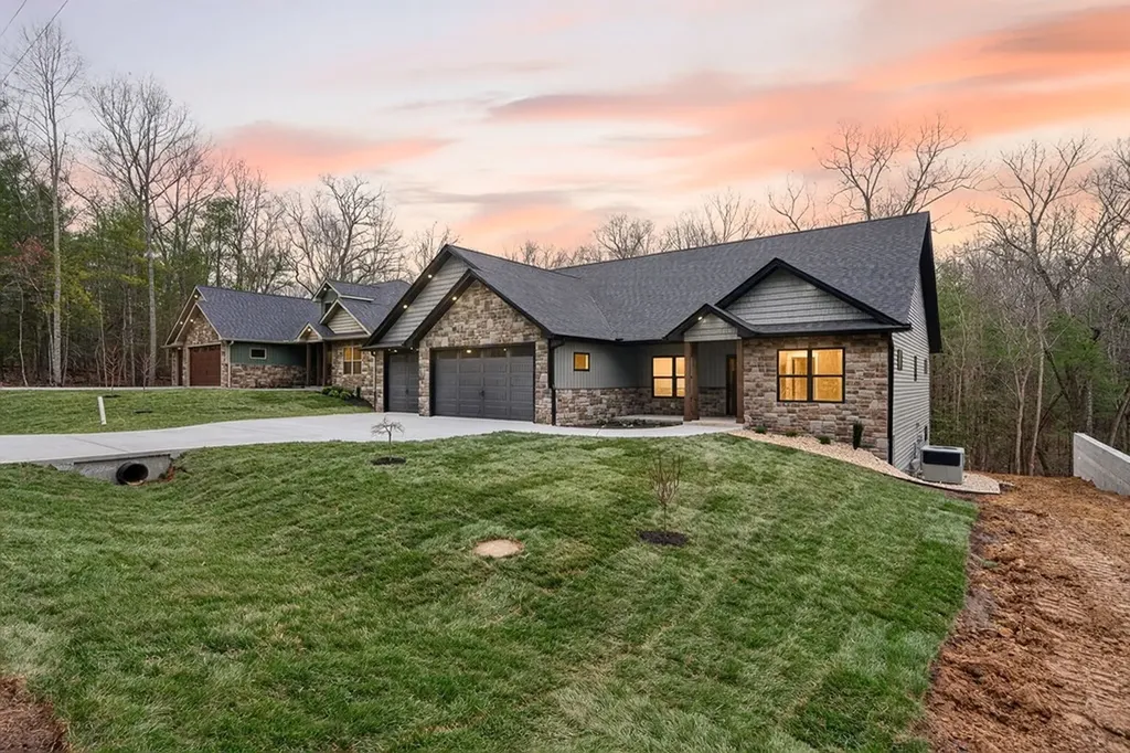 157 Natchez Circle Crossville TN 38558