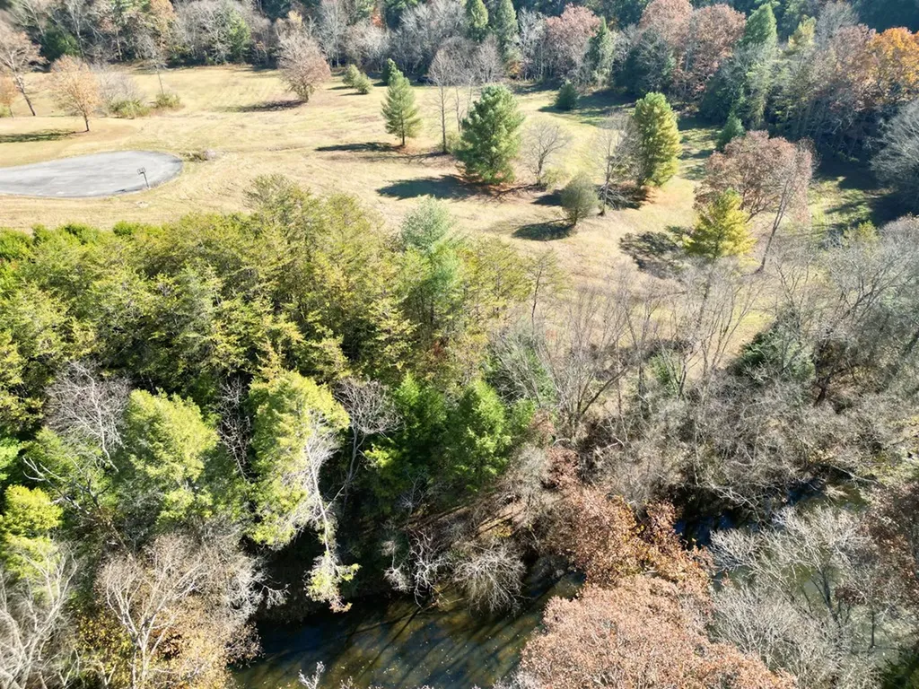 0 Daddy's Creek Trail - 7.92 Acres Crossville TN 38555
