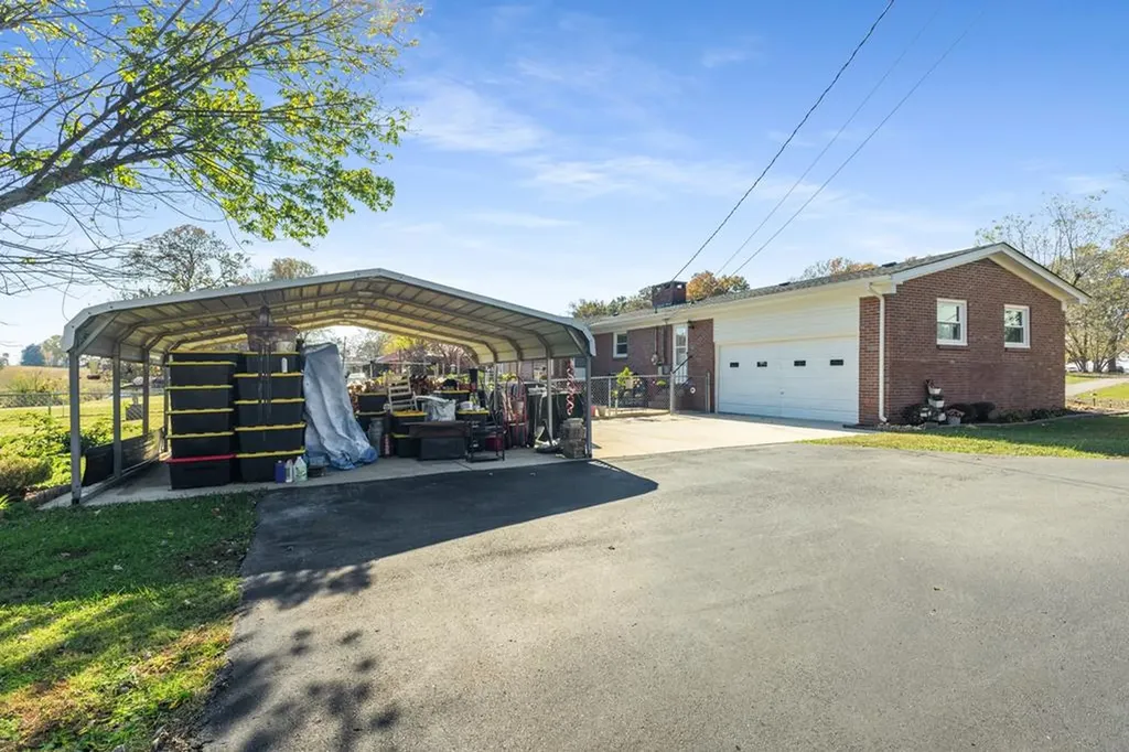 3564 Smithville Highway Mcminnville TN 37110