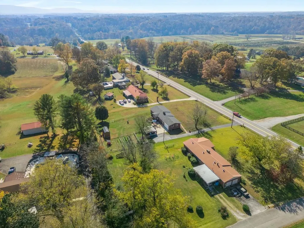 3564 Smithville Highway Mcminnville TN 37110