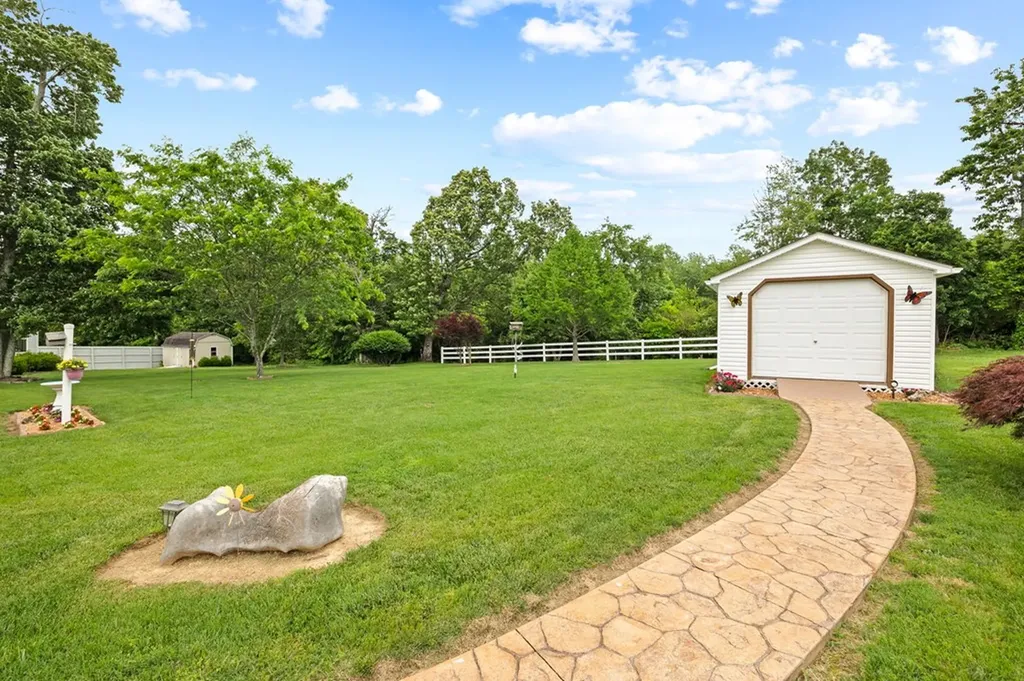 169 Prosperity Drive Baxter TN 38544