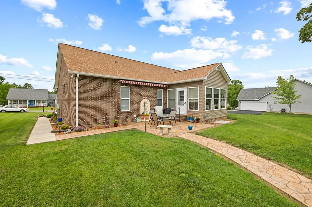 169 Prosperity Drive Baxter TN 38544