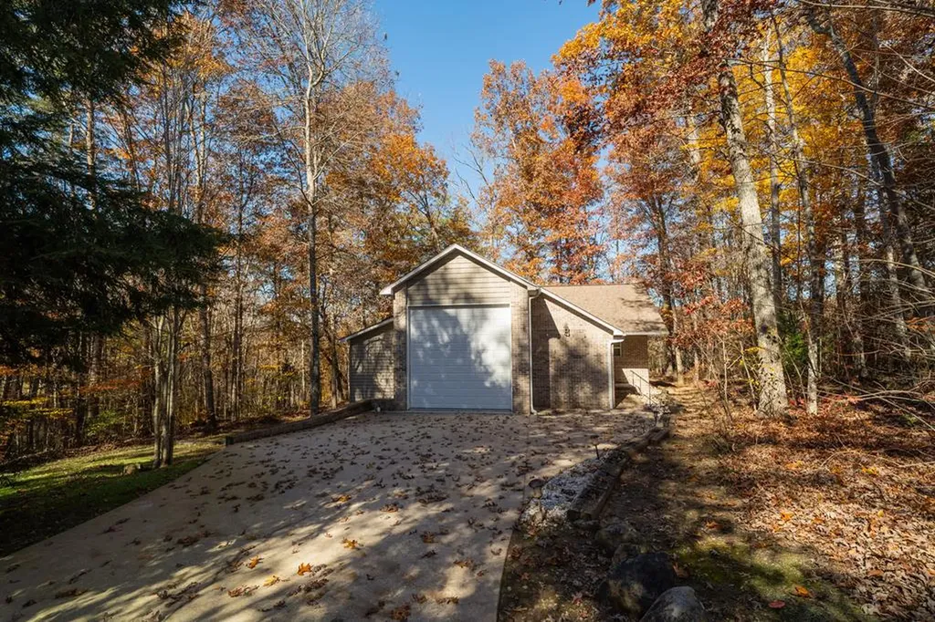 128 Sunset Point Crossville TN 38571-3679