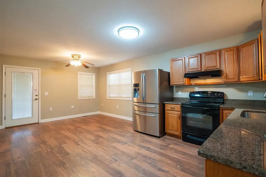 128 Sunset Point Crossville TN 38571-3679