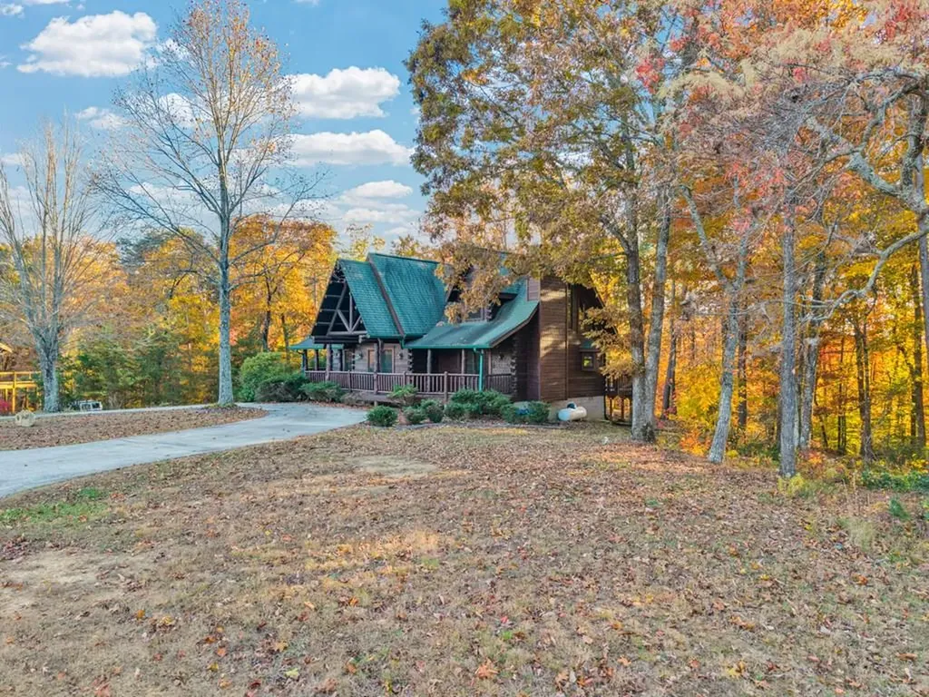 1041 High Meadow Drive Spencer TN 38585