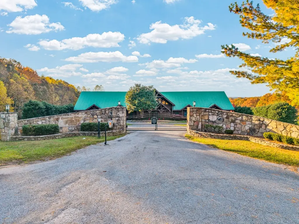 1041 High Meadow Drive Spencer TN 38585