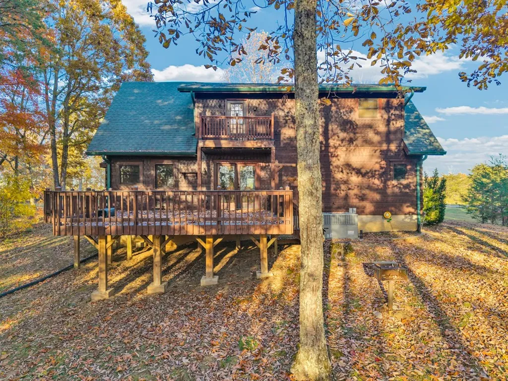 1041 High Meadow Drive Spencer TN 38585