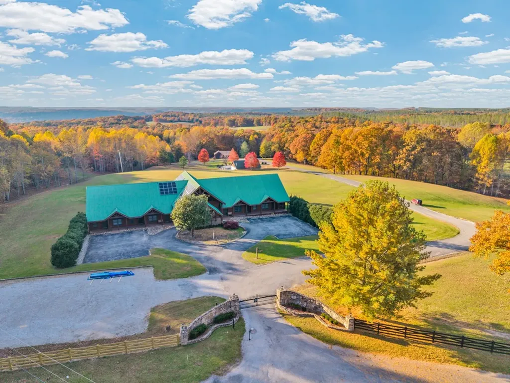 1041 High Meadow Drive Spencer TN 38585