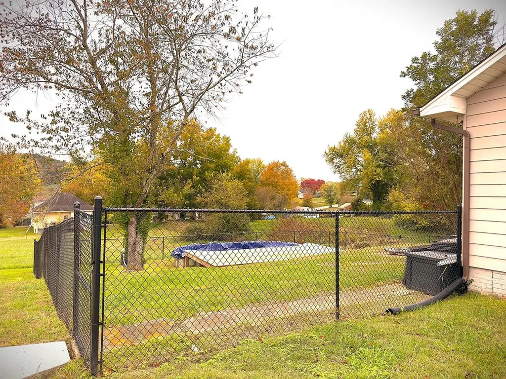 503 W 3rd Street Livingston TN 38570